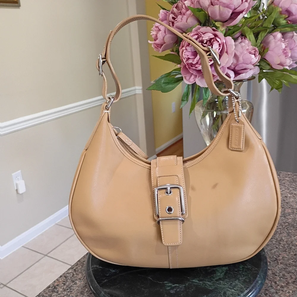 Coach Hampton Tan Camel Leather Zip Buckel Flap  Hobo Bag
